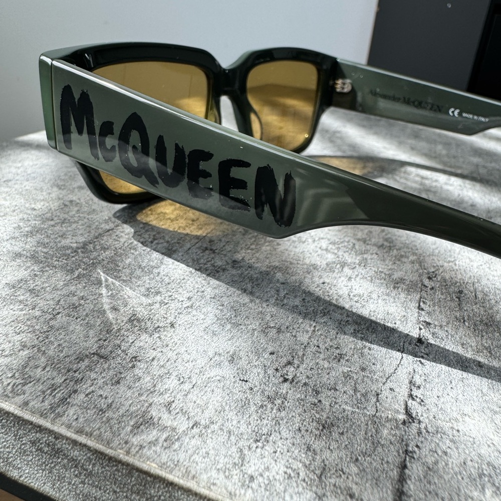 Authentic! Alexander McQueen Olive Sunglasses - Picture 6 of 8